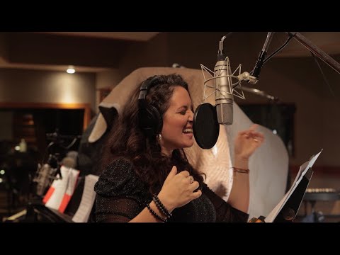 Nicole Zuraitis video