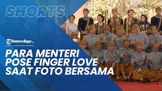 Para Menteri Jokowi Kompak Pose Finge Love saat Foto Bersama di Pernikahan Kaesang dan Erina