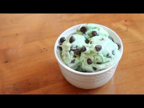 Mint Chocolate Chip Ice Cream | 5 ingredients