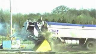 preview picture of video 'Roadblocker stops 30 tonne truck at 50mph'