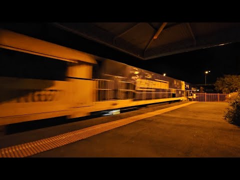 3MA5 PN down "Linfox Express #2" (NR67, NR70), Melbourne to Adelaide, 2325, 4/2/25, Horsham VIC