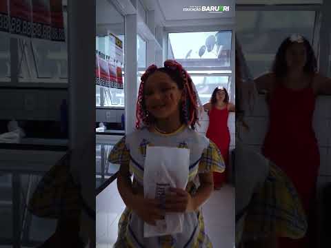 Prepare o chapéu de palha e o forró porque a festa junina mais animada de Barueri chegou! Vem ver o que rolou nas festas juninas das Escolas da Rede!