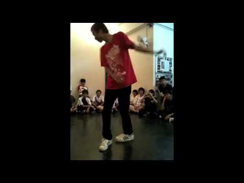 Feeder VS Kuan Fai - Mustang's students dance battle 2011