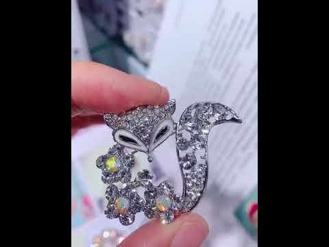 Korean version zircon fox animal brooch pin for woman fashion sweater coat hat scarf clothing accessories