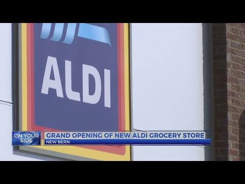 Grand opening of new Aldi grocery store