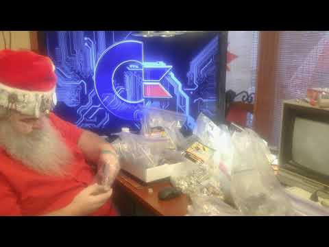 World Of Commodore 2019 Report Keyboard Parts Sorting - C64 C128 64 - Dave Bradley - Episode Xmas 1