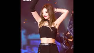 Download lagu Itzy lia - sorry not sorry mp3