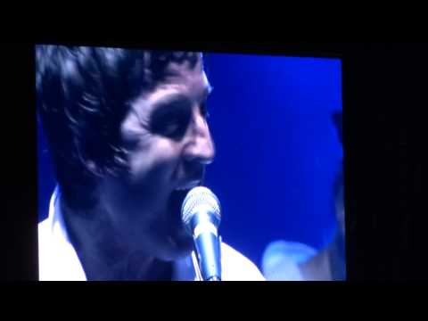 Noel Gallagher's High Flying Birds-Don't Look Back in Anger live (Fuji Rock 2012)