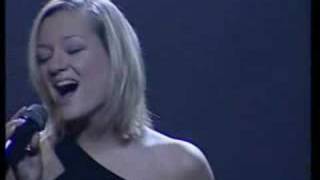 Juliette Schoppmann - I Still Believe (Live)