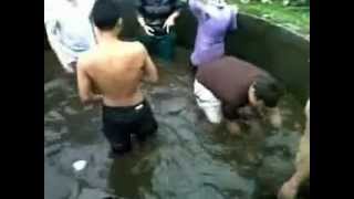 preview picture of video 'Lomba Nangkap Ikan'