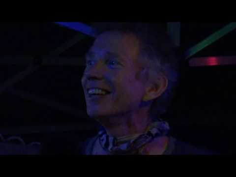 KULLESE MOOSIJAD (solist TÕNU RAADIK) - Mari kohvik