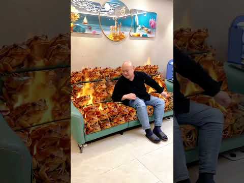 The burning frog sofa swallowed me. Help me quickly😱😭😳