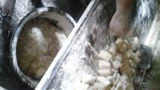 Download lagu Proses bikin bakpao. mp3