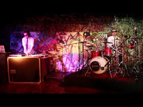 Tom Domican vs Efendi --- dj vs drummer