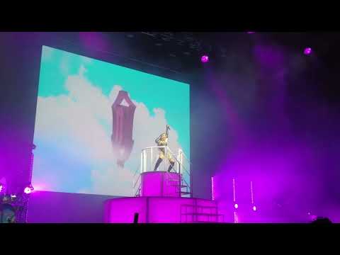 LOLA INDIGO 'NIÑA DE LA ESCUELA' | BOOMBASTIC BENIDORM - 18/08/2022 | @23SERGIOSTAR | 4K