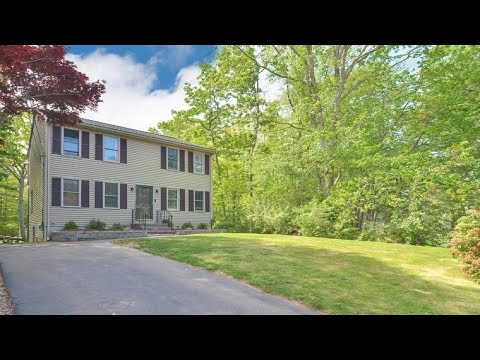 82 Cavalier Ave, Taunton, MA Presented by The Gouveia Team.