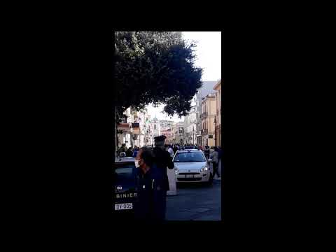 Monta la protesta degli esercenti crotonesi: «Finanziamenti a fondo perduto e stop a tasse 2020»