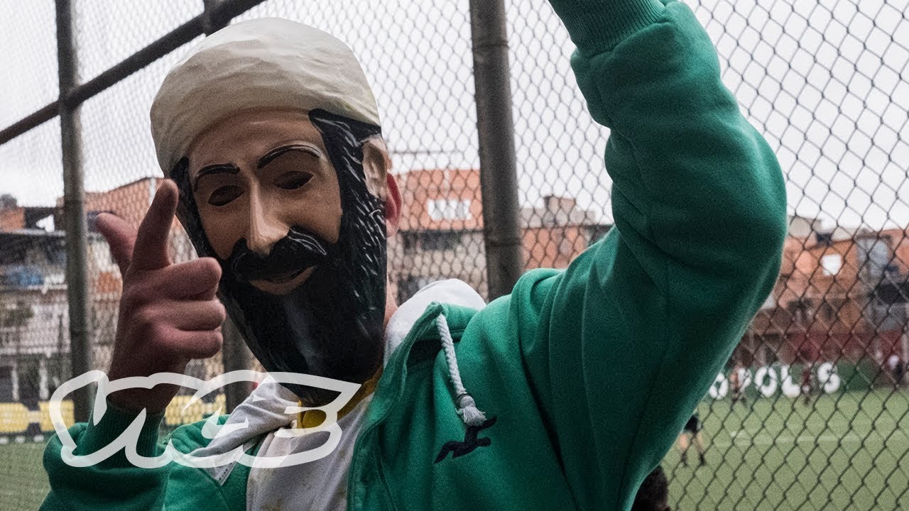 BRAZICA - A ostentação das camisas de várzea nas quebradas de SP