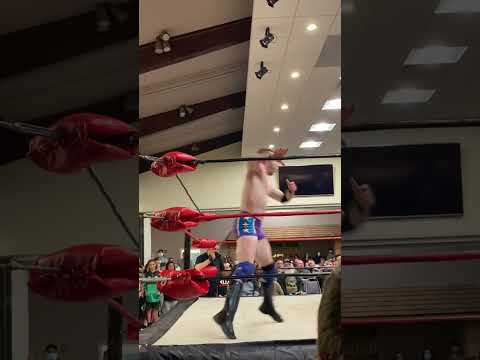 Brad Cashew misses a clothesline (lucky pro wrestling) #shorts