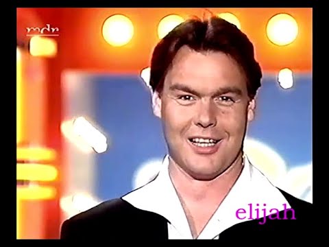 VOLKER BENGL. VORHANG AUF!