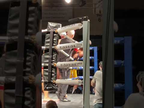 Steve Walker defends his title against Ivan Bartek