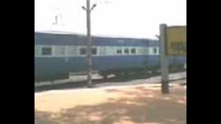 preview picture of video 'w'A'g7-PuruliA~VillupuraM_Weekly SuperFast ExpresS.mp4'