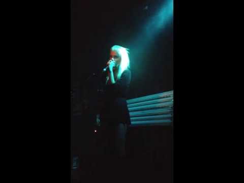 Sky Ferreira - Sad Dream (Live at Madame Jojo's)