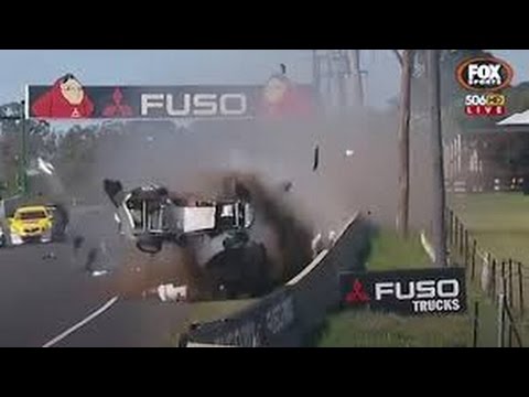 HORROR Crash Damian Flack Bathurst 2015 Aussie Racing Cars (HD)