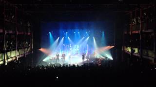 Bonobo feat. Szjerdene "Stay The Same" live @ AB