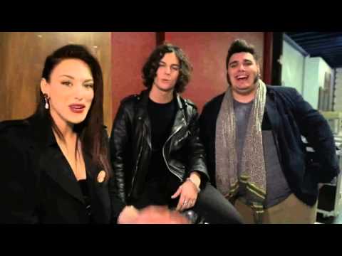 La troupe de l'Opera Rock Le Rouge et Le Noir dans The Voice