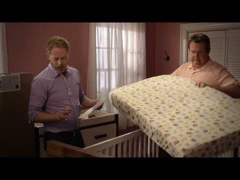 Modern Family | Clip From Two Monkeys and a Panda 2x17 | 2022 11 07