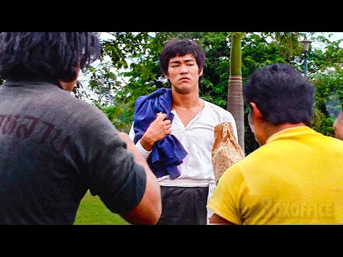 Master BRUCE LEE punishes a gang while having a snack | The Big Boss CLASSIC Fight Scene