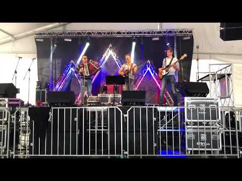 Ansambel Nipera - Naša pesem naj živi (Fantje z vseh vetrov)