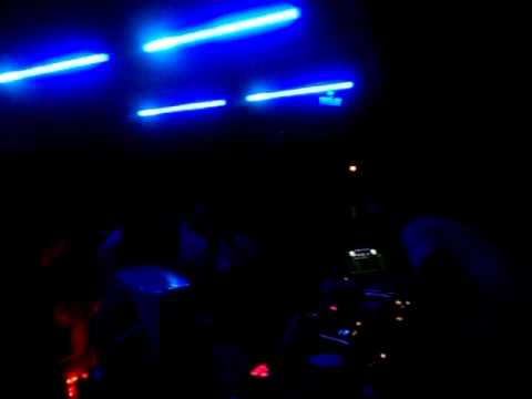 DJ MARKY PLAYING CRITYCAL DUB & LEVEL 2 -TOUCH THE SKY  2 & HAZARD - 0121 VIP !!! SUBGRAVE 18/12/10