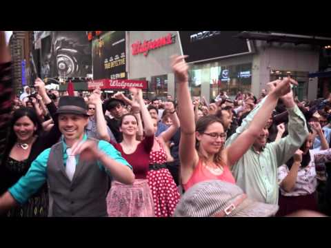Times Square Swing Dance Flashmob with Svetlana & The Delancey Five (June 2015)