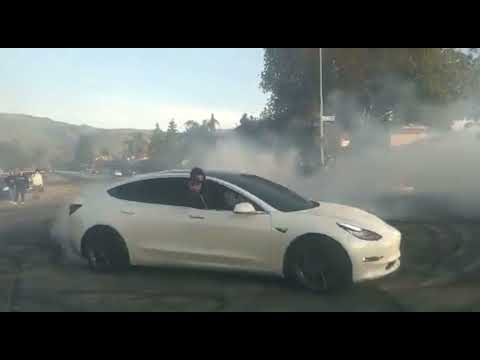 Tesla Model 3 Drifting Competition