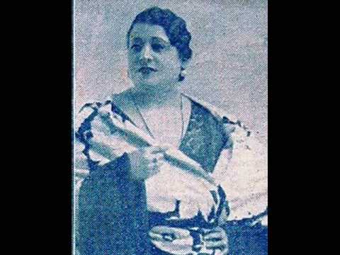 MARIA DO CARMO (Alta) - "Os beijos são como as rosas"