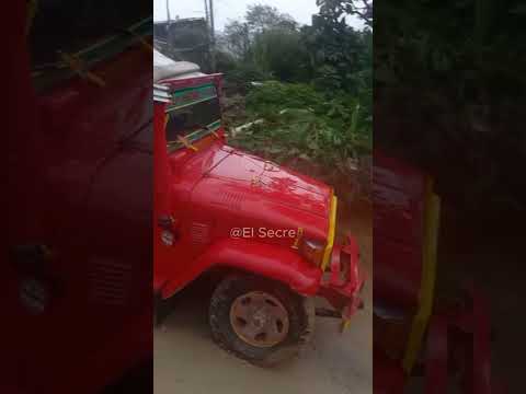 ¡Tobogán para Toyotas en Rovira! 🌧️🚙  #orgullocampesino