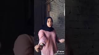 Download lagu Cewek Cantik Part 3 || Story WA 30 Detik mp3