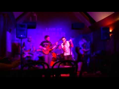 At Arm's Length, live at the PI Bar in Leicestershire (13/6/2014)