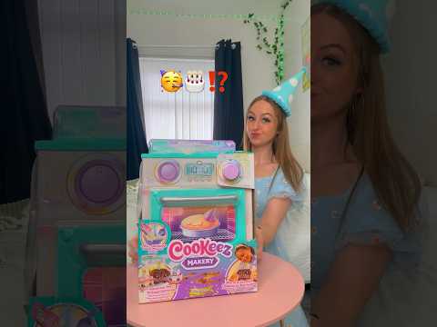 [ASMR] UNBOXING A GIANT *BIRTHDAY CAKE* COOKEEZ MAKERY OVEN!!🥳🎂🎁⁉️ (ULTRA RARE FIND!!🫢✨) #Shorts