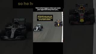 Download lagu Daniel Ricciardo instills fear in Lewis Hamilton overtaking in Formula 1 mp3