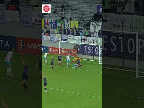 Right place right time for Bethany Balcer!  #nwsl