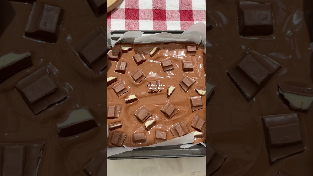 Will you be giving this a try?✨🍪 #kinder #cookiedough #cookiebars #nobake #shorts #nobakedessert