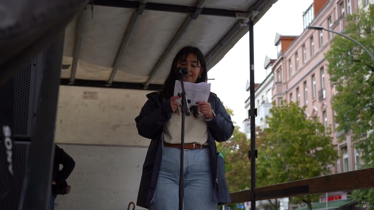 Auftaktkundgebung der Friedensdemo am 3.10.2024 Alt Moabit