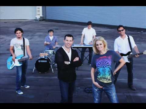 Eric Colas & Julia Jianu - Doar o minune