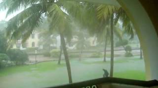 preview picture of video 'Holiday Inn Cavolissim, Goa, Monsoon, South Goa bad bad rain !!'