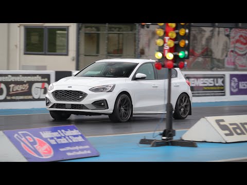 Ford Focus ST MK4 (Stage 2+) 1/4 mile @ 12.8s (DRAG RACE)