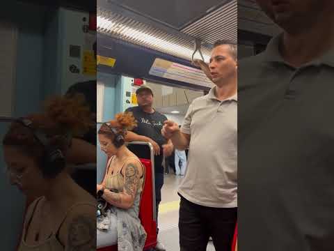 Em Lisboa,Portugal, falando de Jesus no metrô.