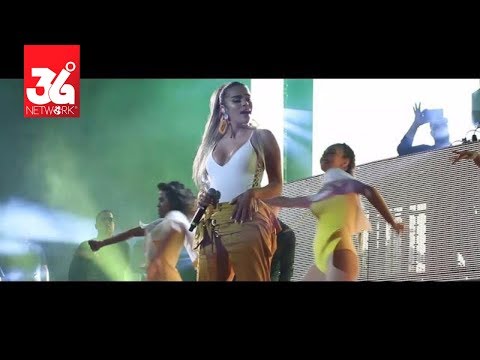 Karol G Ft. Bad Bunny - Ahora me llama [En Concierto]